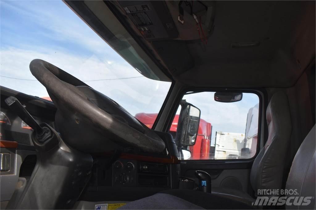 Volvo VHD84B200 Pašizgāzējs