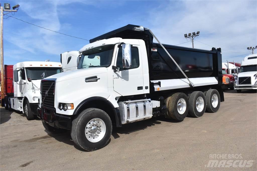 Volvo VHD84B300 Pašizgāzējs