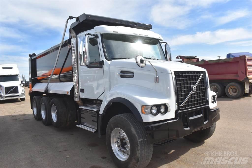 Volvo VHD84B300 Pašizgāzējs