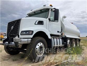 Volvo VHD84B300 Ūdens mašīnas