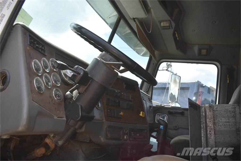 Western Star 4800 Pašizgāzējs