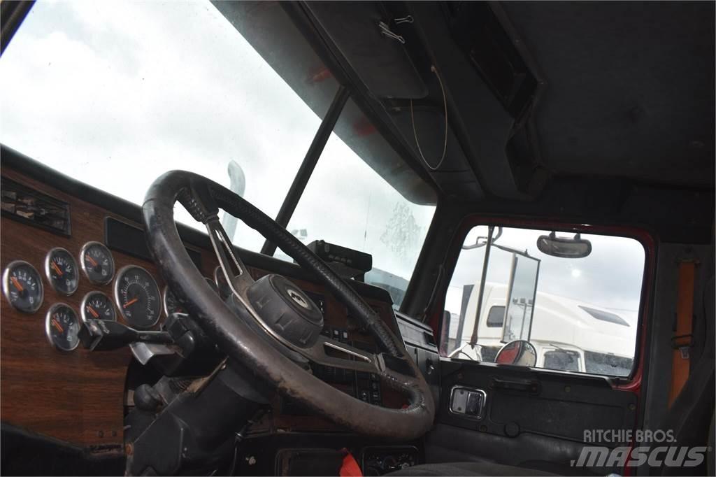 Western Star 4900 Pašizgāzējs