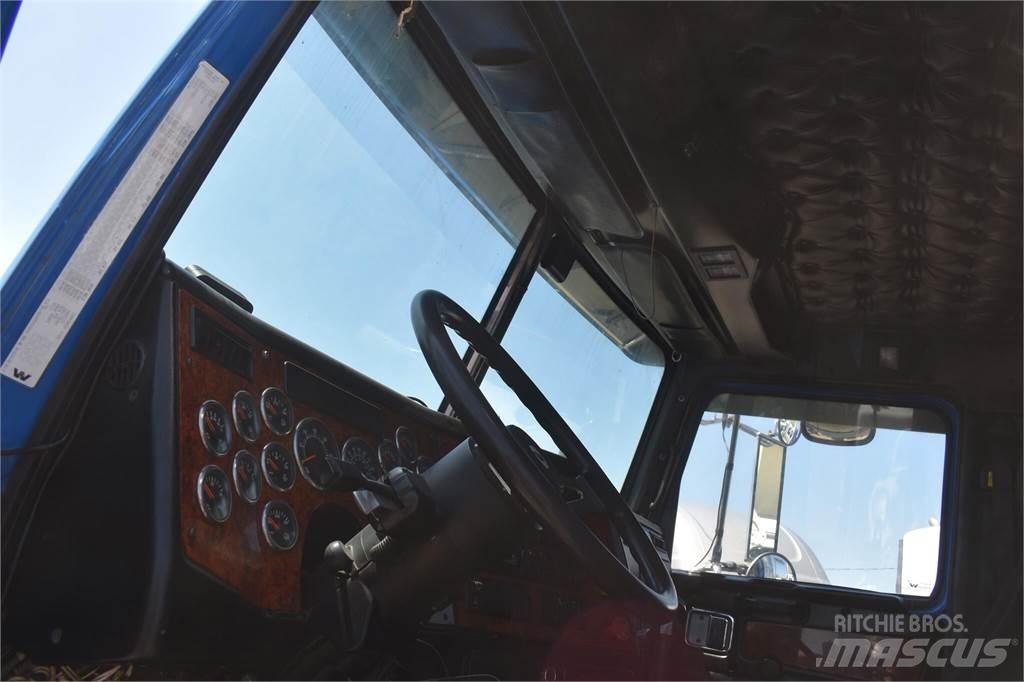 Western Star 4900 Pašizgāzējs