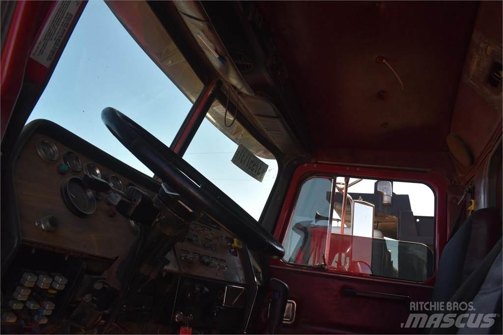 Western Star 4964 Pašizgāzējs