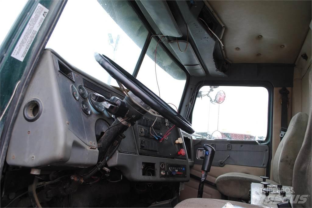 Western Star 4964SX Pašizgāzējs