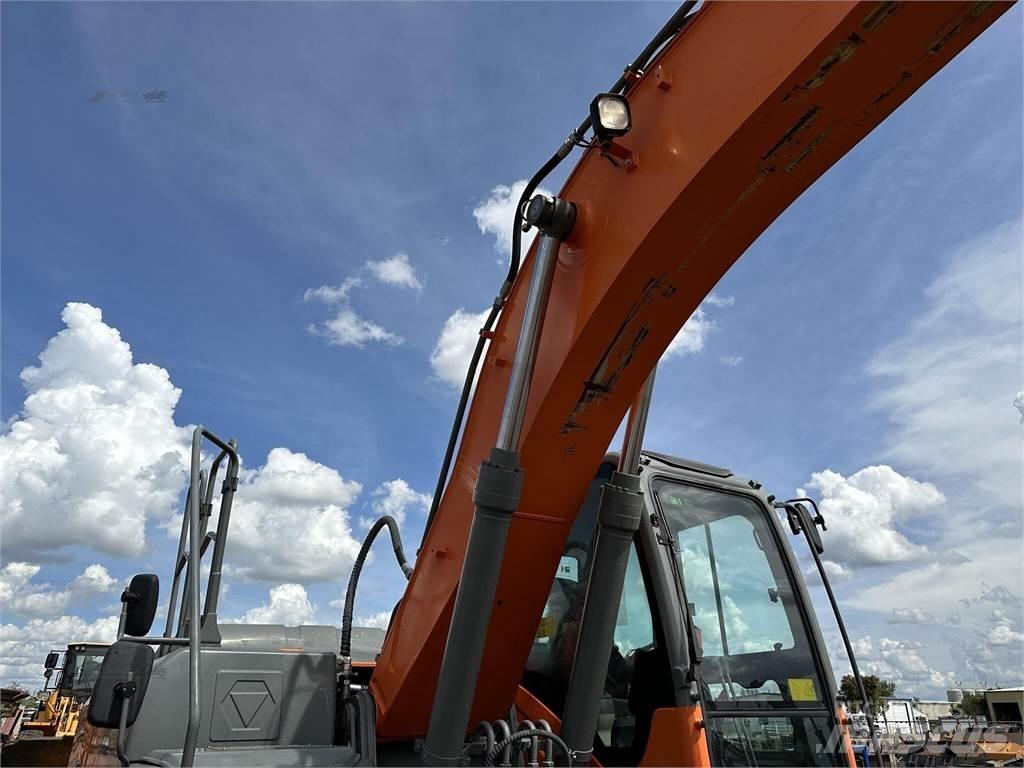 XCMG XE210CU Kāpurķēžu ekskavatori