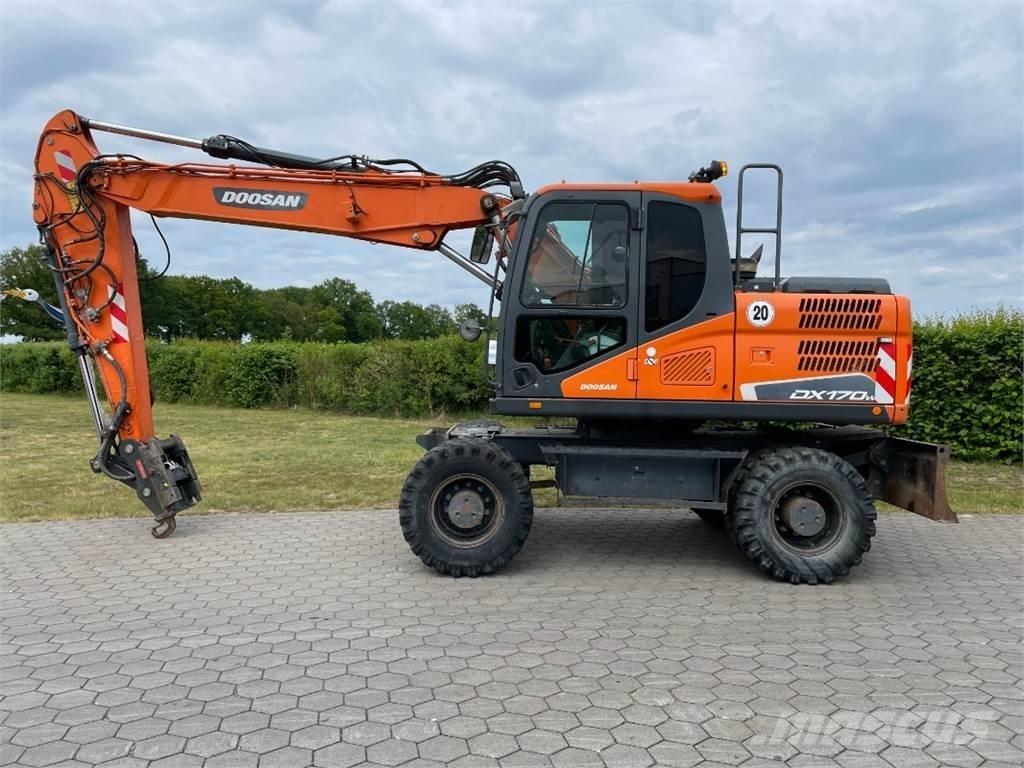 Doosan DX170W-5 Ekskavatori uz riteņiem
