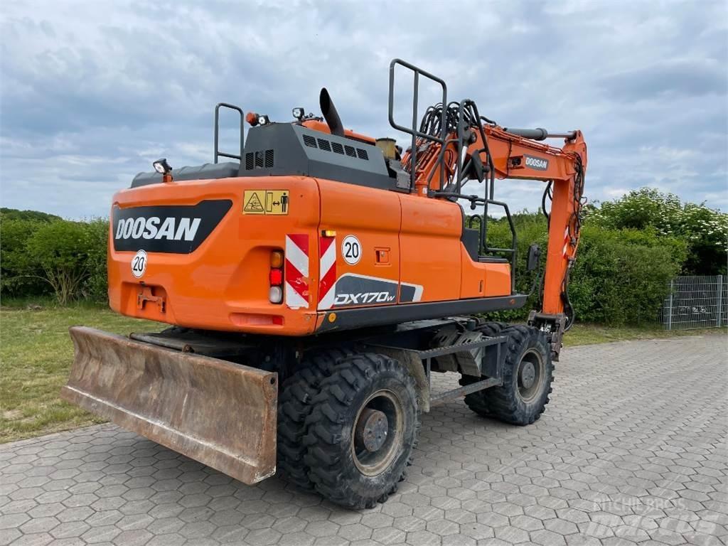 Doosan DX170W-5 Ekskavatori uz riteņiem