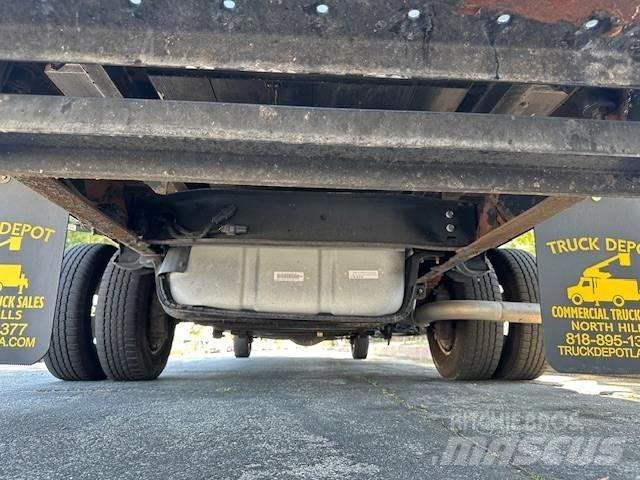Ford E 450 SD Kombinētās vakumsūkņa mašīnas