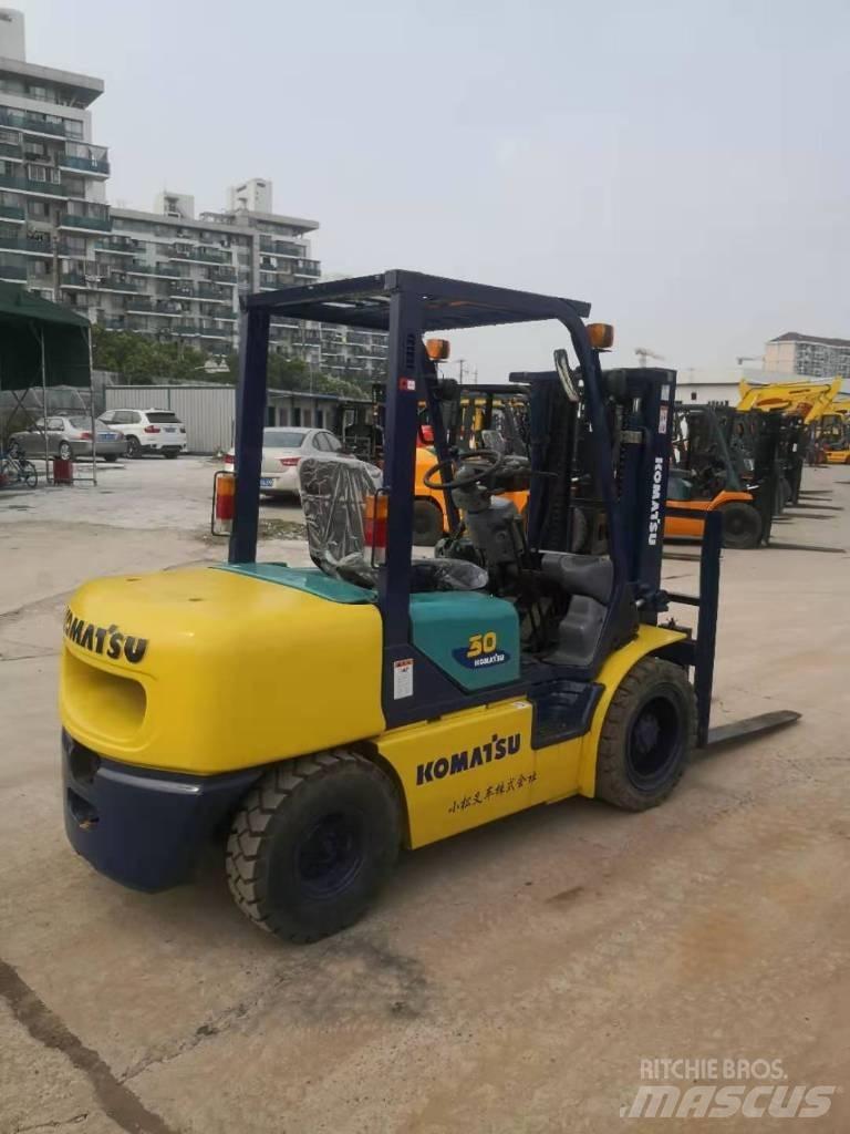 Komatsu FD 30 T-14 Tehnika ar dīzeļa dzinēju