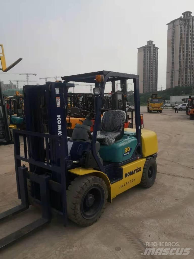 Komatsu FD 30 T-14 Tehnika ar dīzeļa dzinēju