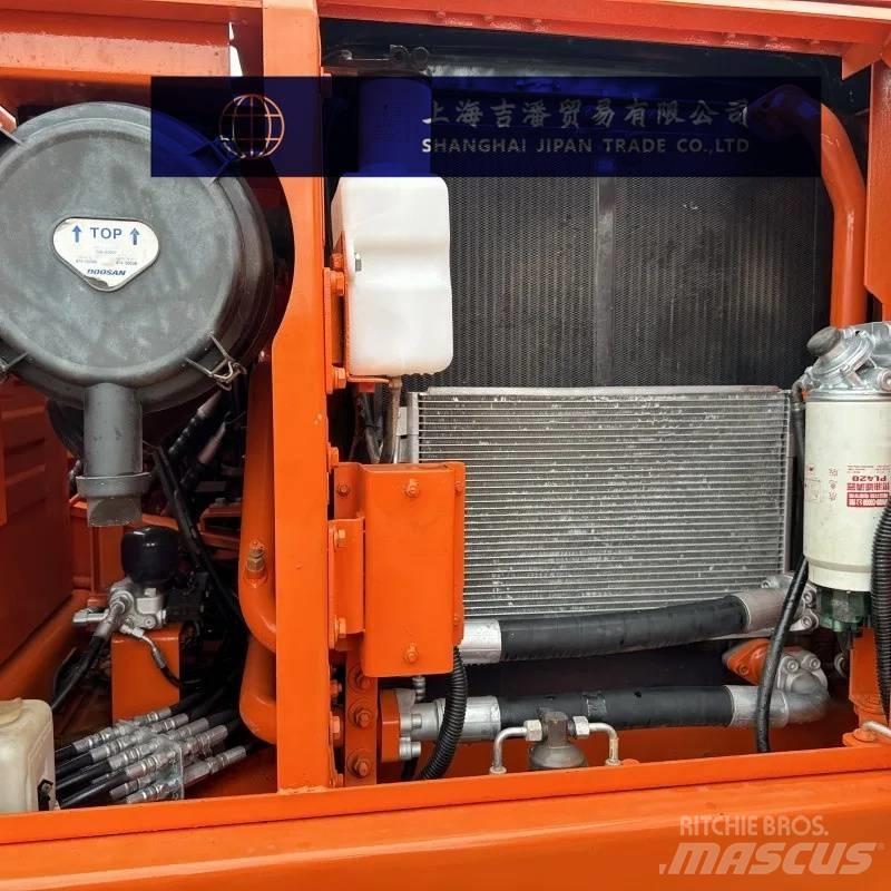 Doosan DX 150 Kāpurķēžu ekskavatori