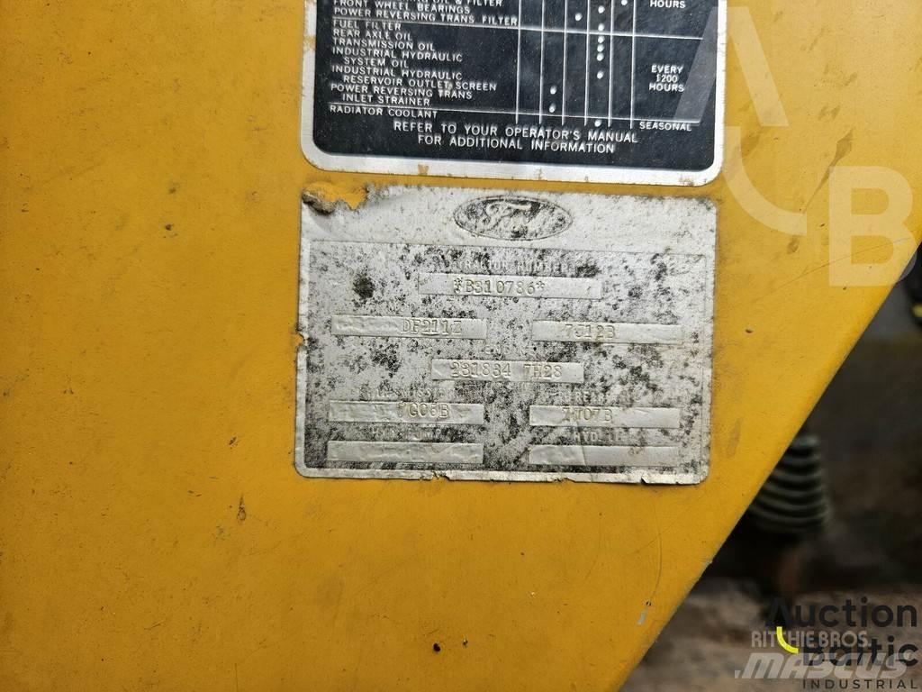 Ford 550 Ekskavatori-iekrāvēji