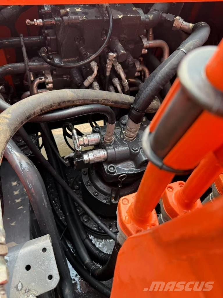 Doosan DX 225 LCA Kāpurķēžu ekskavatori