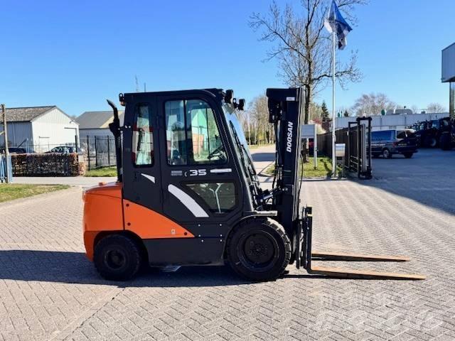Doosan D35c Pro-7 Tehnika ar dīzeļa dzinēju