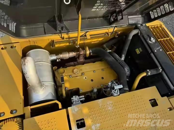 CAT CAT323D2L Kāpurķēžu ekskavatori