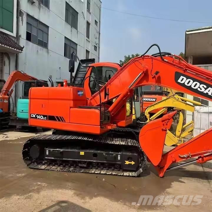 Doosan DX150 Kāpurķēžu ekskavatori