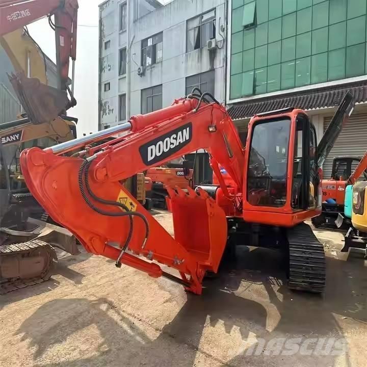 Doosan DX150 Kāpurķēžu ekskavatori
