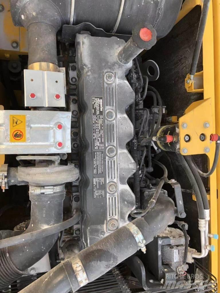 Komatsu 200-8 Kāpurķēžu ekskavatori