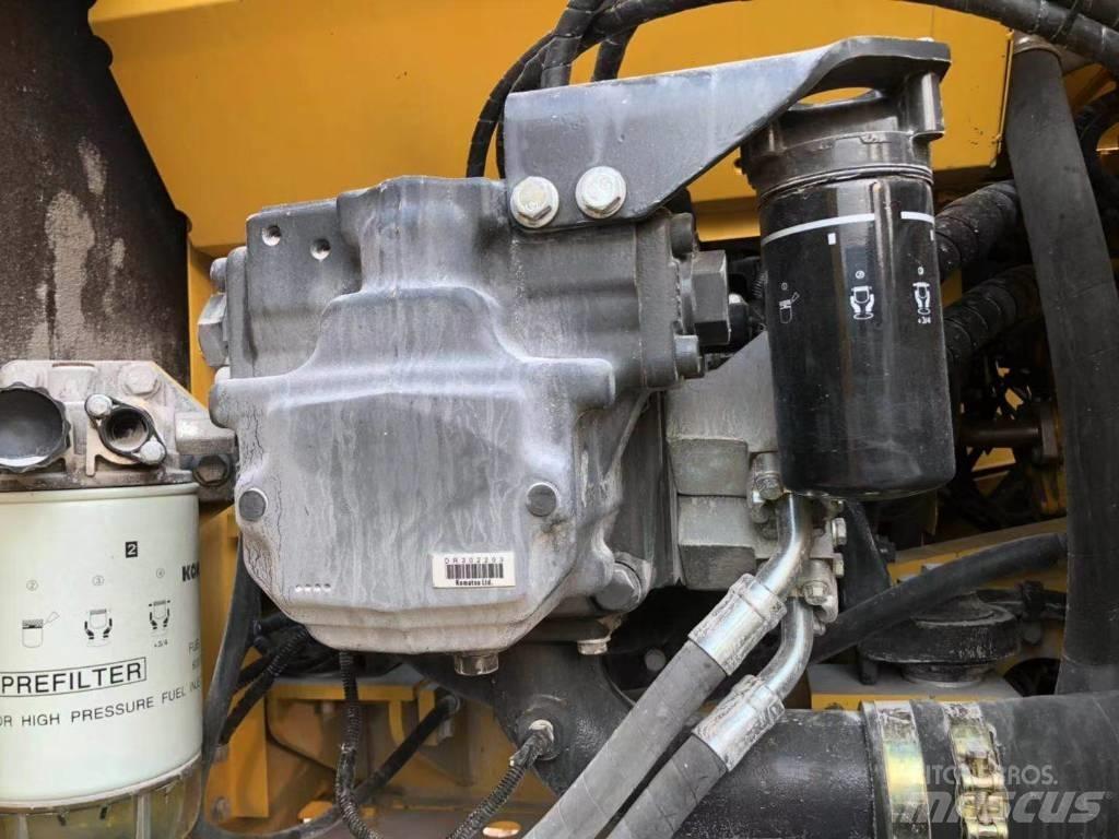 Komatsu 200-8 Kāpurķēžu ekskavatori