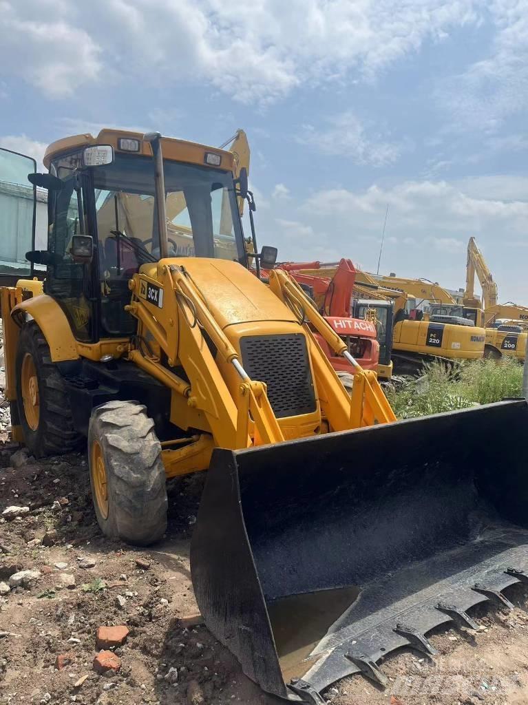 JCB 3cx Ekskavatori-iekrāvēji