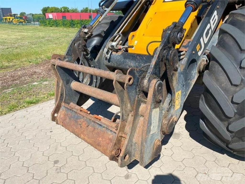 JCB 427 HT AGRI Iekrāvēji uz riteņiem
