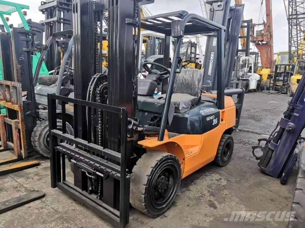 Toyota 3.5 ton Tehnika ar dīzeļa dzinēju