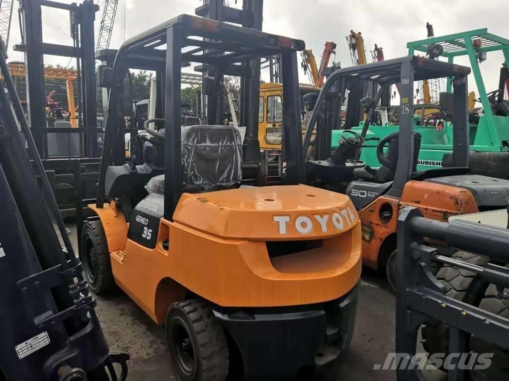 Toyota 3.5 ton Tehnika ar dīzeļa dzinēju