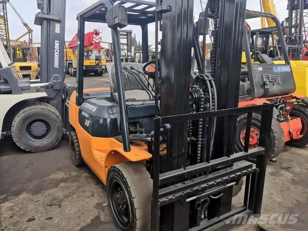 Toyota 3.5 ton Tehnika ar dīzeļa dzinēju