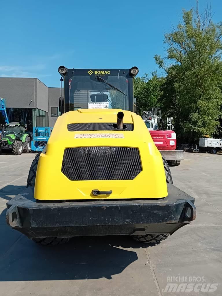 Bomag BW 213 D-5 Augsnes blīvētāji