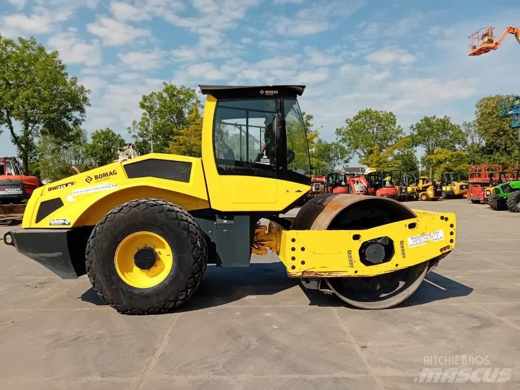 Bomag BW 213 D-5 Augsnes blīvētāji