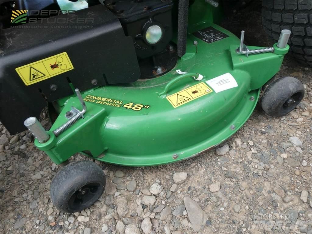 John Deere X950R Kompaktie traktori