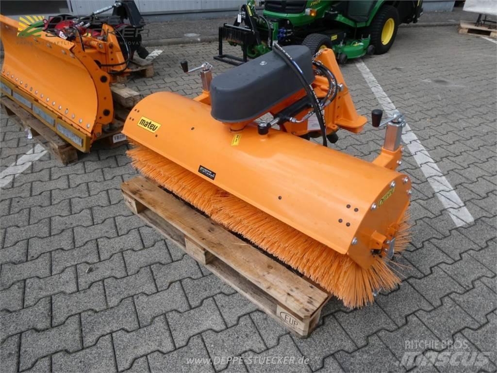 John Deere X950R Kompaktie traktori
