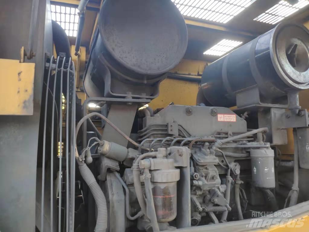 Komatsu WA 320-3 Iekrāvēji uz riteņiem