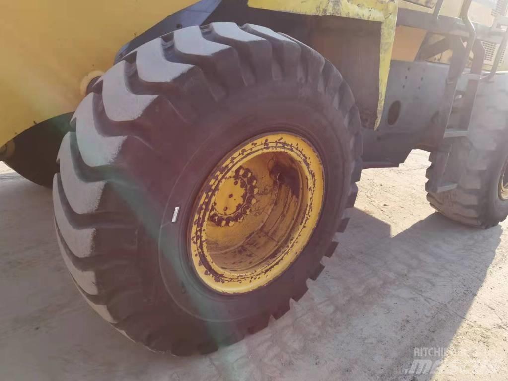 Komatsu WA 320-3 Iekrāvēji uz riteņiem