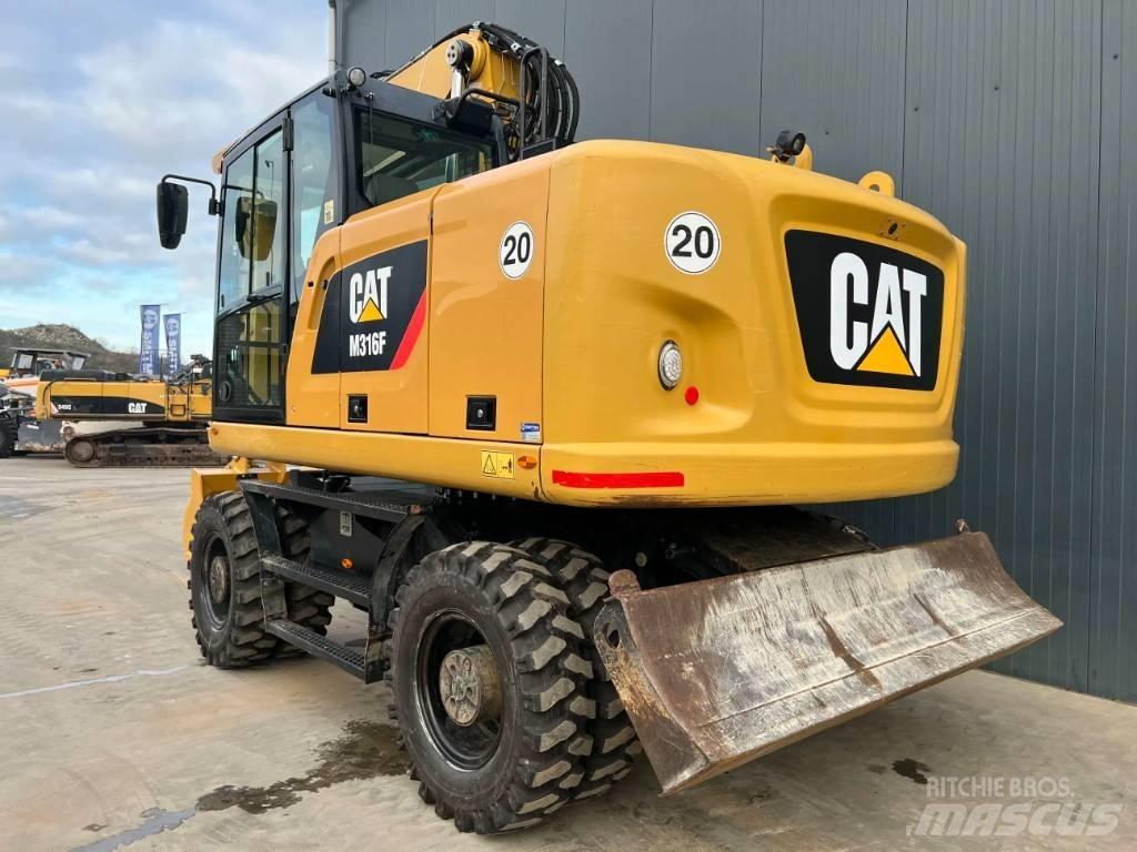 CAT M316F Ekskavatori uz riteņiem