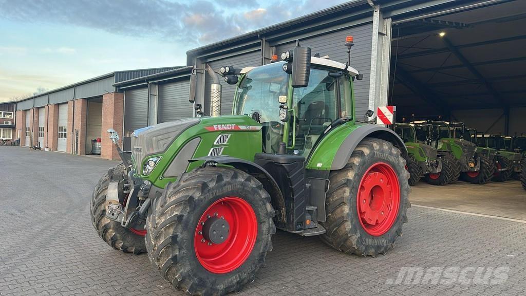 Fendt 724 VARIO Traktori