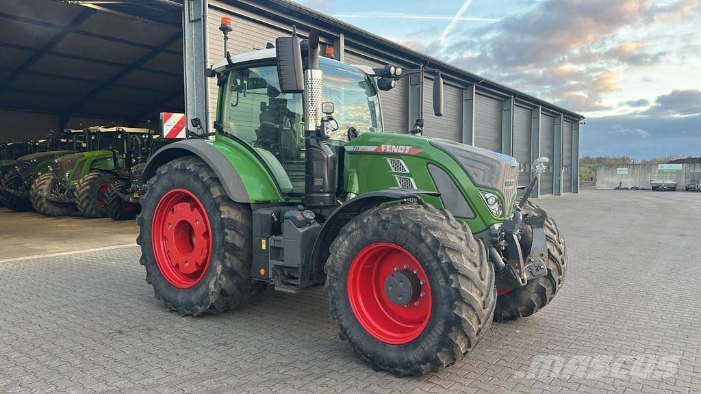 Fendt 724 VARIO Traktori