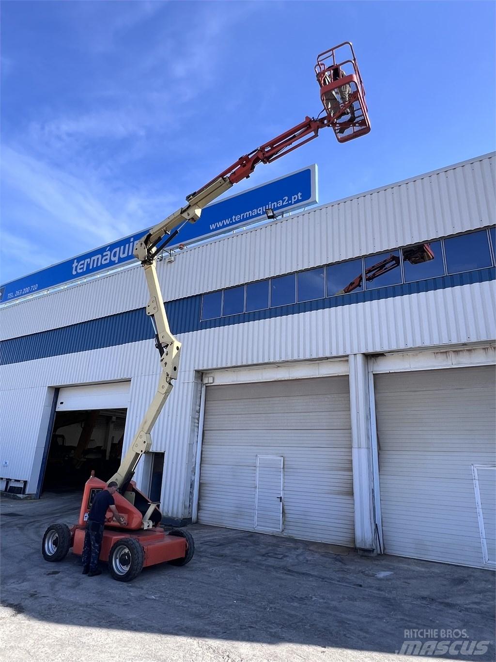JLG E450 AJ Strēles pacēlāji