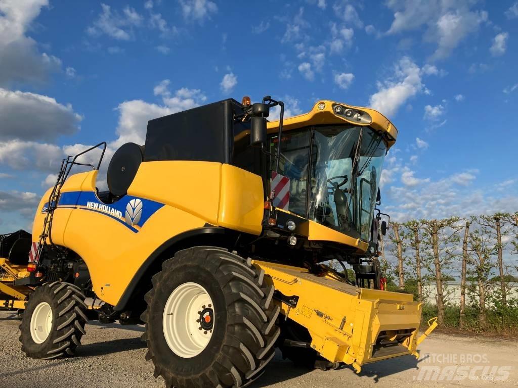 New Holland CX 6090 Ražas novākšanas kombaini