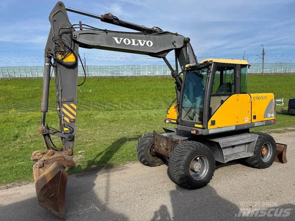 Volvo EW140 Ekskavatori uz riteņiem