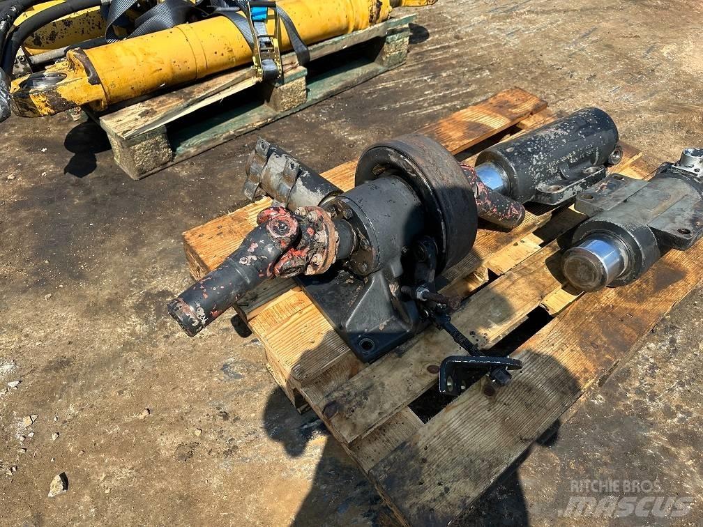 CAT 214 B FT gearbox Ekskavatori uz riteņiem