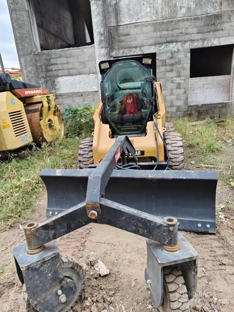CAT 246C Lietoti riteņu kompaktiekrāvēji