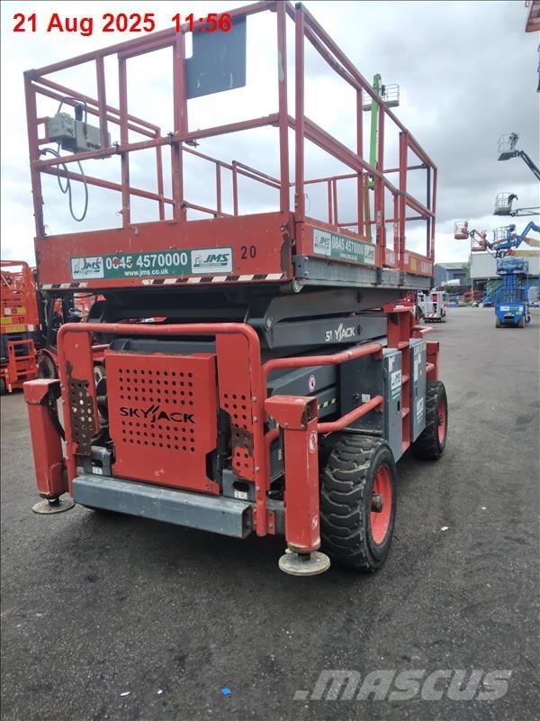 SkyJack SJ 8841 RT Šķerveida pacēlāji