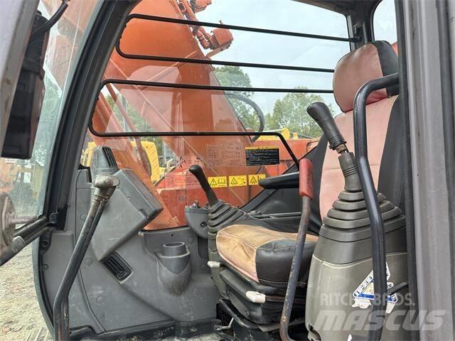Hitachi ZX 138 Kāpurķēžu ekskavatori