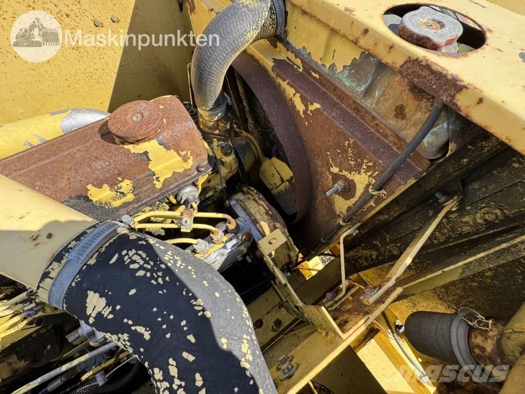 New Holland 1530 Ražas novākšanas kombaini