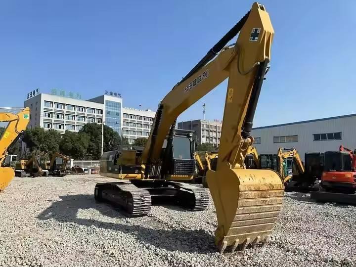 CAT CAT324D2 Kāpurķēžu ekskavatori