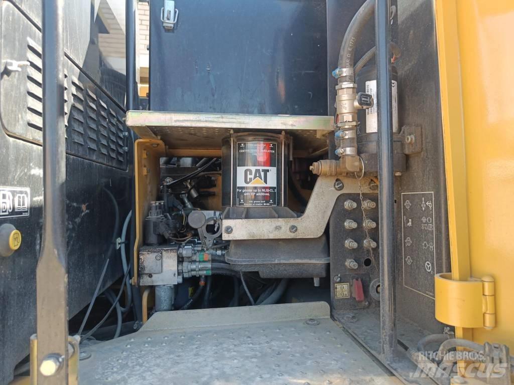 CAT M 315 D Ekskavatori uz riteņiem
