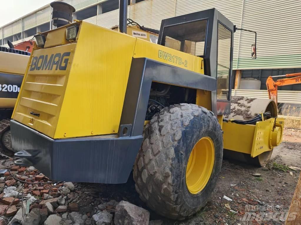 Bomag BW 217 Vienvalča grunts veltņi
