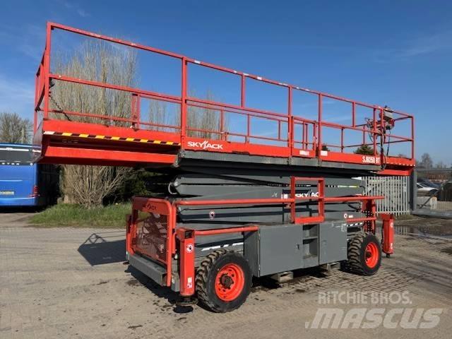 SkyJack SJ 9250 RT Šķerveida pacēlāji